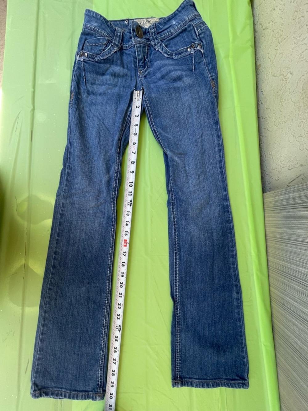 LOW RISE BOOT LEG JOLT JEANS WITH EMBROILED FLAP POCKETS LIGHT SIZE 1 JUNIORS - Picture 8 of 15
